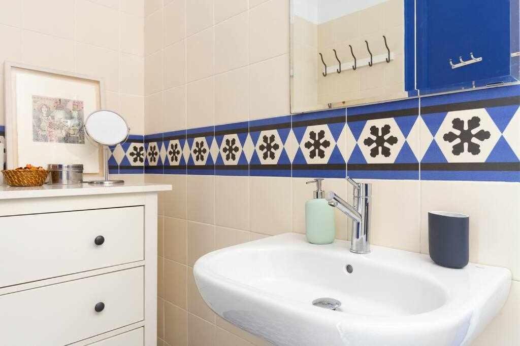 Cal Mateu 11 Huespedes Sagrada Familia Apartment Барселона Екстериор снимка