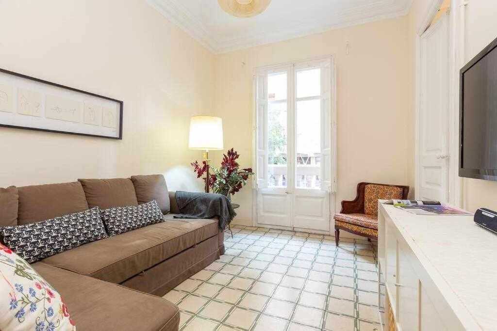 Cal Mateu 11 Huespedes Sagrada Familia Apartment Барселона Екстериор снимка